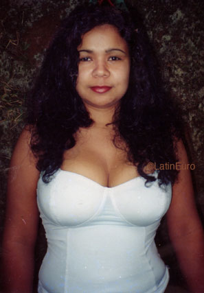 Date this happy Brazil girl Luameia from RIO DE JANEIRO B8481