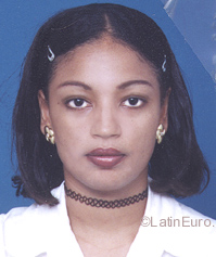 Date this good-looking Colombia girl Annesazy from  C186