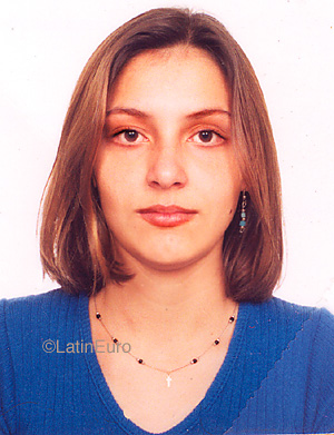 Date this hard body Brazil girl Catia from AMPARO B9896