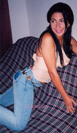Date this delightful Brazil girl Cristiane from RIO DE JANEIRO B9971