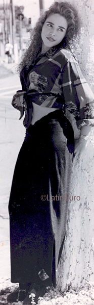 Date this exotic Brazil girl Adriana from GUARULHOS B9779