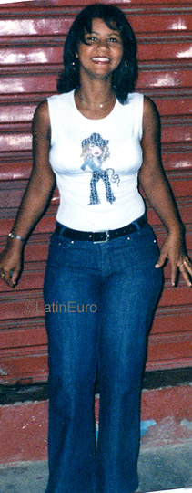 Date this charming Brazil girl Geisa from IBICARAI B9725