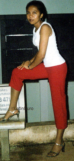 Date this lovely Brazil girl Cindrea from LENCOIS PAULISTA B9692