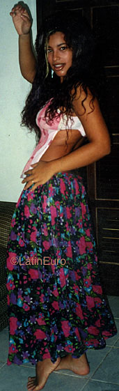 Date this nice looking Brazil girl Fabiana from RIO DAS OSTRAS B9637