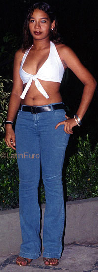 Date this beautiful Brazil girl Lidiane from CODO B9636