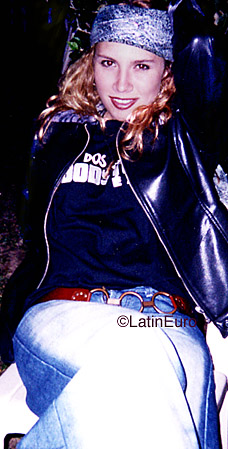 Date this beautiful Brazil girl Paula from IGUAPE B9706