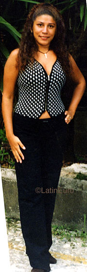 Date this athletic Brazil girl Nadia from RIO DE JANEIRO B9482