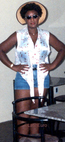 Date this charming Brazil girl Gelceli from QUADRA B9420