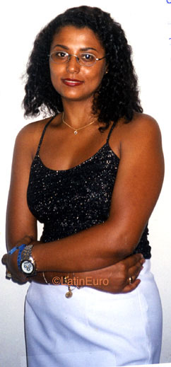 Date this nice looking Brazil girl Maria from SAO PAULO B9406
