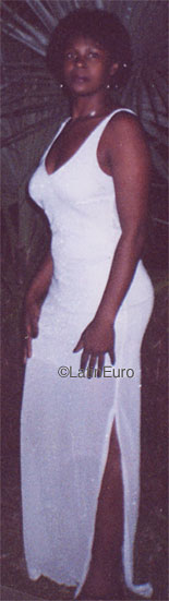 Date this attractive Brazil girl Mana from SANTOS B9048