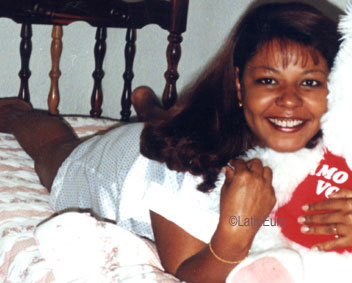 Date this cute Brazil girl Juliana from AMARO B8917