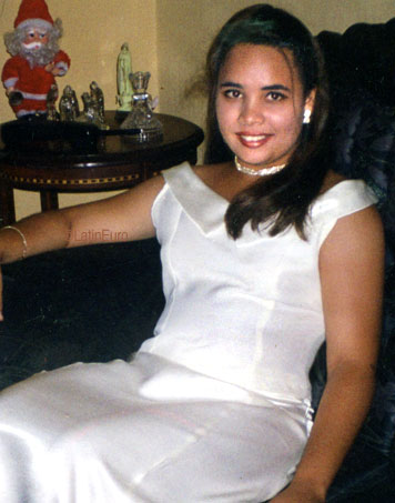 Date this nice looking Brazil girl Lucia from PAULISTA B8861