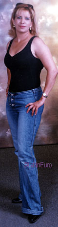 Date this good-looking Panama girl Vivina from  N3634