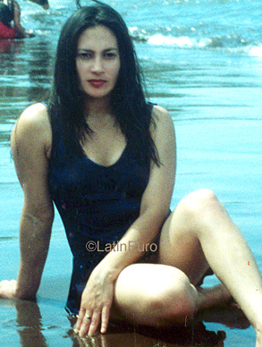 Date this charming Honduras girl Yohana from Tegucigalpa N3923