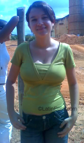 Date this happy Brazil girl Priscila from Governador Valadares BR51