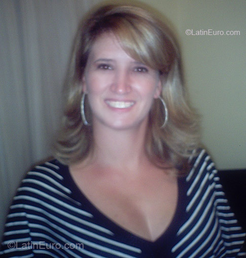 Date this stunning Brazil girl Edicleia Madalena from Limeira BR55