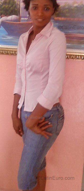Date this cute Dominican Republic girl Maria Noreyi from La Delica DO46