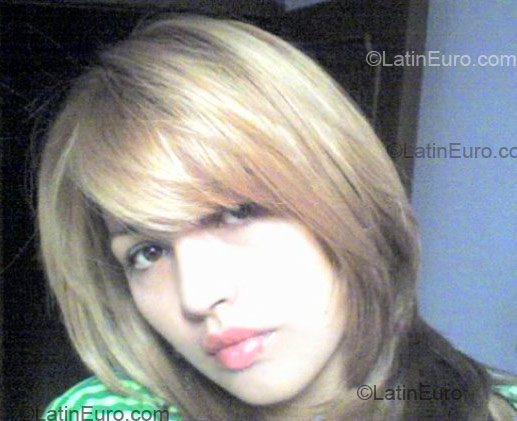 Date this sensual Colombia girl Angela from Bogota CO51