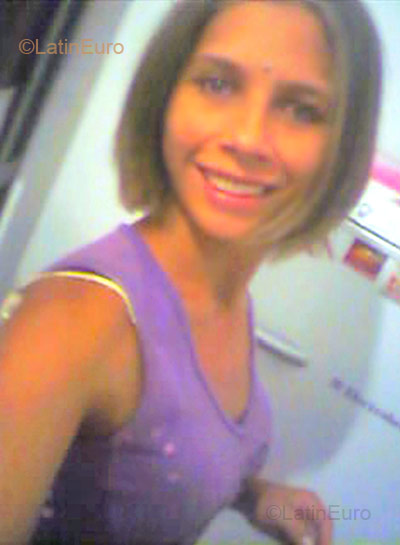 Date this attractive Brazil girl Alessandra from Campo Grande BR93