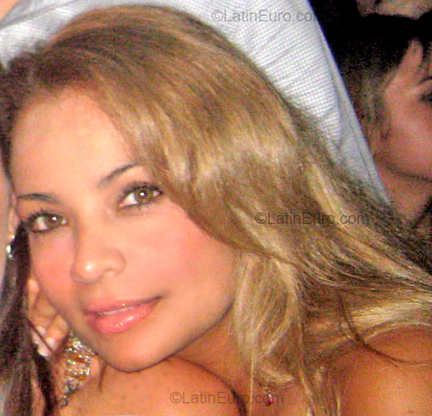 Date this funny Colombia girl Nayla Betty from Cali CO83