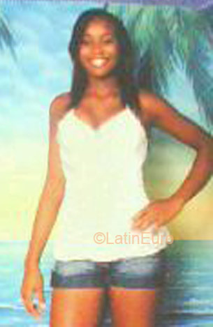 Date this happy Dominican Republic girl Beatriz from  DO81
