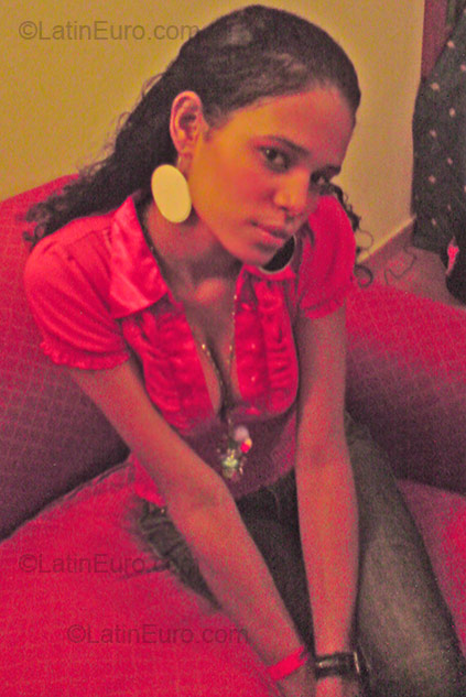 Date this exotic Dominican Republic girl Penelope Gabriela from Santo Domingo DO90