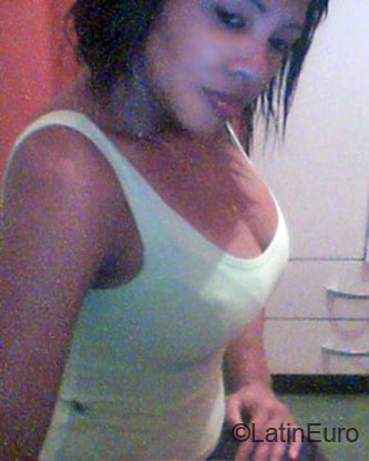 Date this happy Brazil girl Liliany from Cariacica BR117