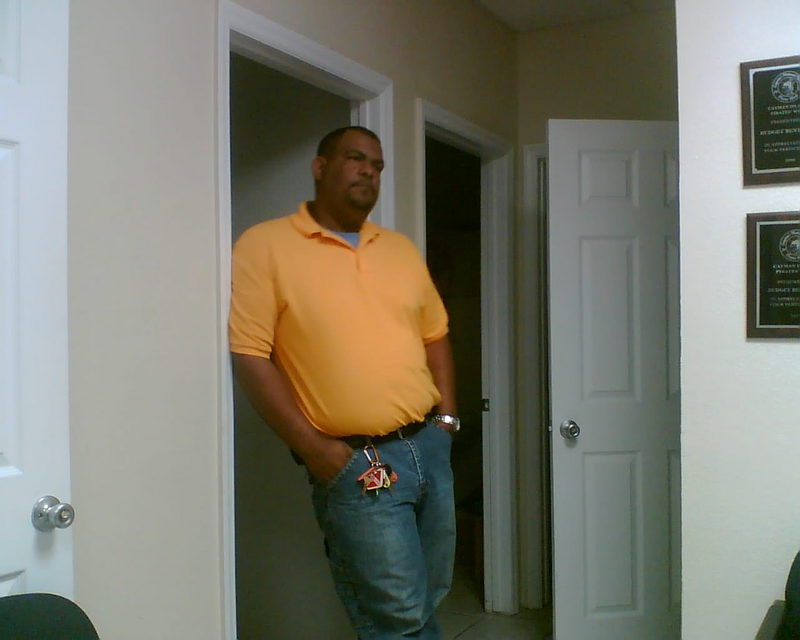 Date this young Cayman Islands man Starletboy from east end KY1
