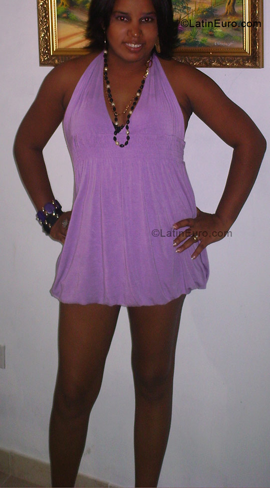 Date this georgeous Dominican Republic girl Alkidiana from Santo Domingo DO183
