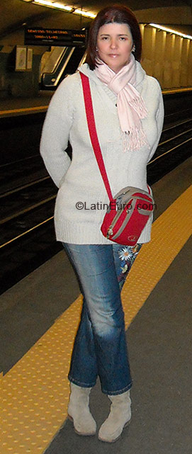 Date this cute Brazil girl Andrea from Curitiba BR290