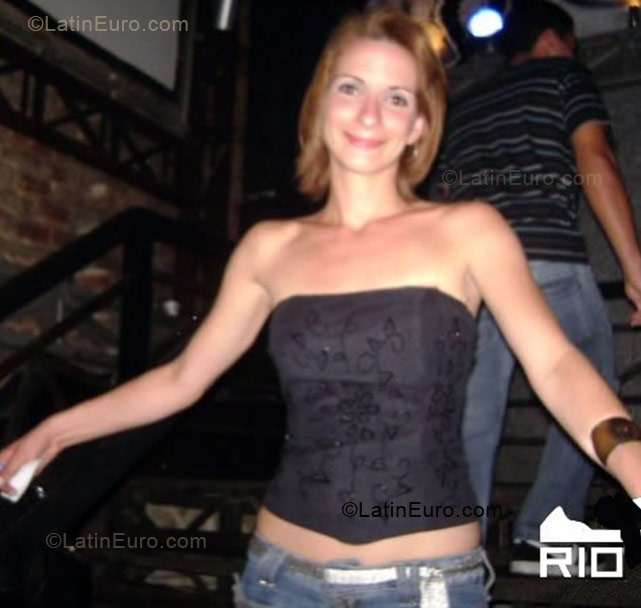 Date this pretty Brazil girl Vanessa from Rio De Janeiro BR300