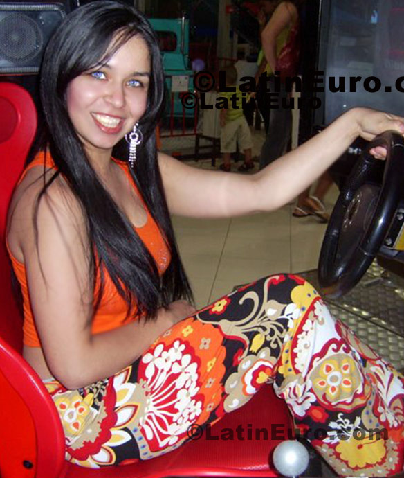 Date this voluptuous Brazil girl Gianni from Cuiaba BR315