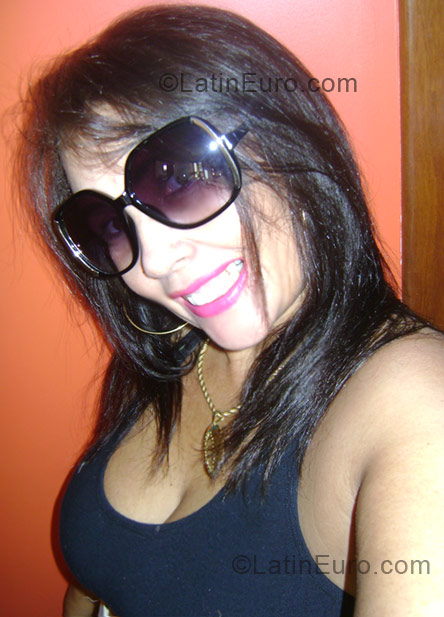 Date this delightful Brazil girl Aniger from Vitoria BR327