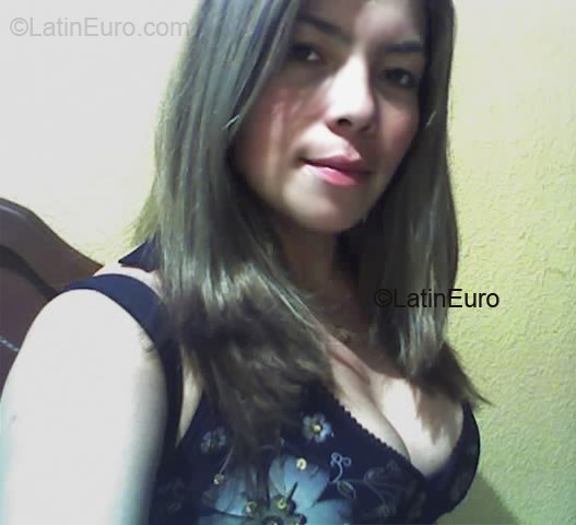 Date this sultry Colombia girl Mirley from Bogota CO253