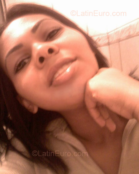 Date this stunning Brazil girl Aline Cristina from Maringa BR366