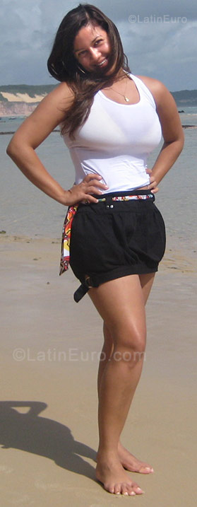 Date this sultry Brazil girl Andrea from Mossoro BR441