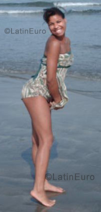 Date this good-looking Brazil girl Fabricia from Sao Paulo BR444