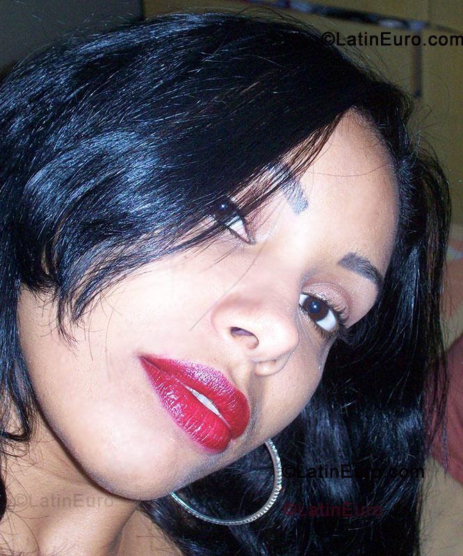 Date this gorgeous Brazil girl Rafaela from Volta Redonda BR461