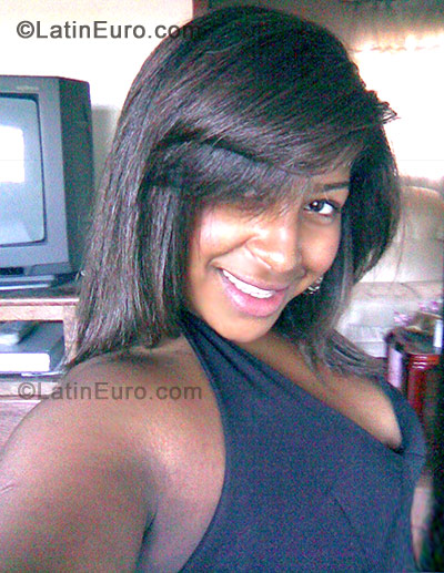 Date this hard body Brazil girl Adriana from Belo Horizonte BR464