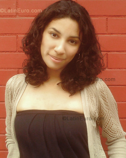 Date this exotic Brazil girl Ana Carolina from Rio De Janeiro BR474
