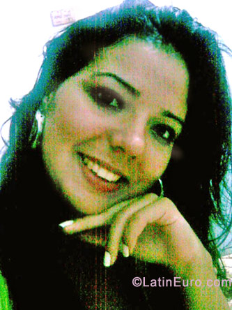 Date this attractive Brazil girl Bruna from Rio De Janeiro BR5575