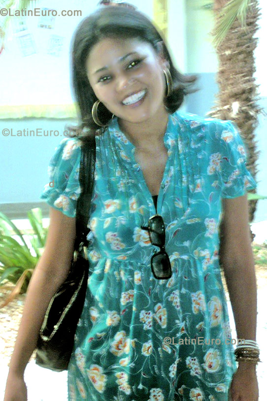 Date this beautiful Brazil girl Elizangela Aparecida from Marilia BR549