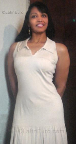 Date this voluptuous Brazil girl Andrea from Belo Horizonte BR561