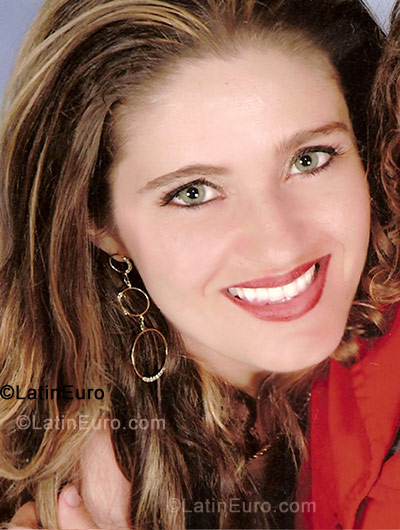 Date this tall Brazil girl Romara from Curitiba BR704