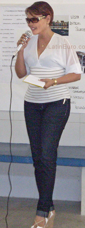 Date this nice looking Brazil girl Naedja from Aracaju BR733