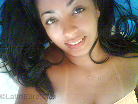 Date this happy Brazil girl Denise from Rio De Janeiro BR740