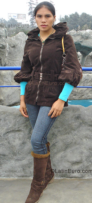 Date this attractive Peru girl Blanca from Lima PE71
