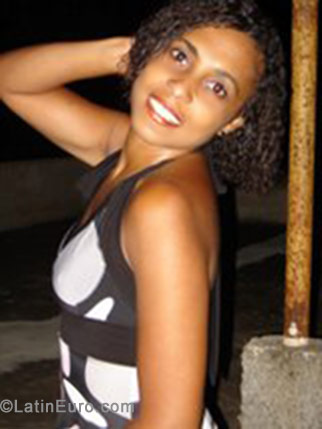 Date this hard body Brazil girl Joana Aparecida from Vitoria BR763