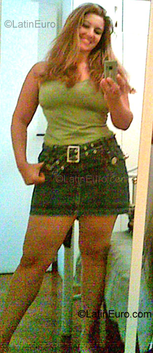 Date this hard body Brazil girl Andrea from Sao Paulo BR854