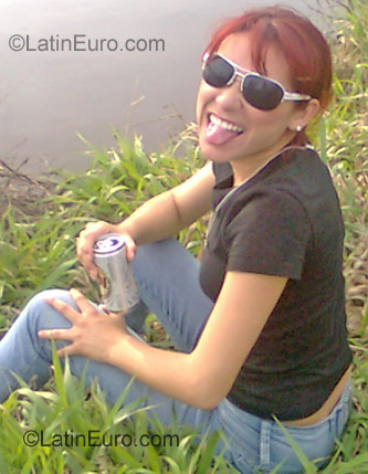 Date this hard body Brazil girl Gisele from Ortigueira BR855